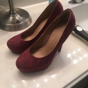 LC Lauren Conrad burgundy heels